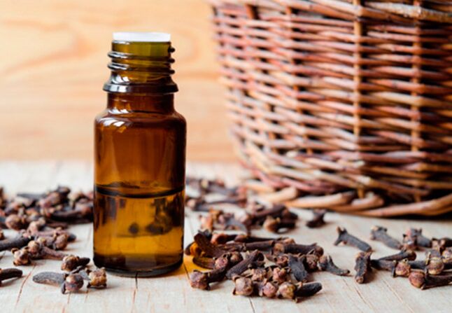 Las guías de aromaterapia prefieren el aceite de capullo de clavo